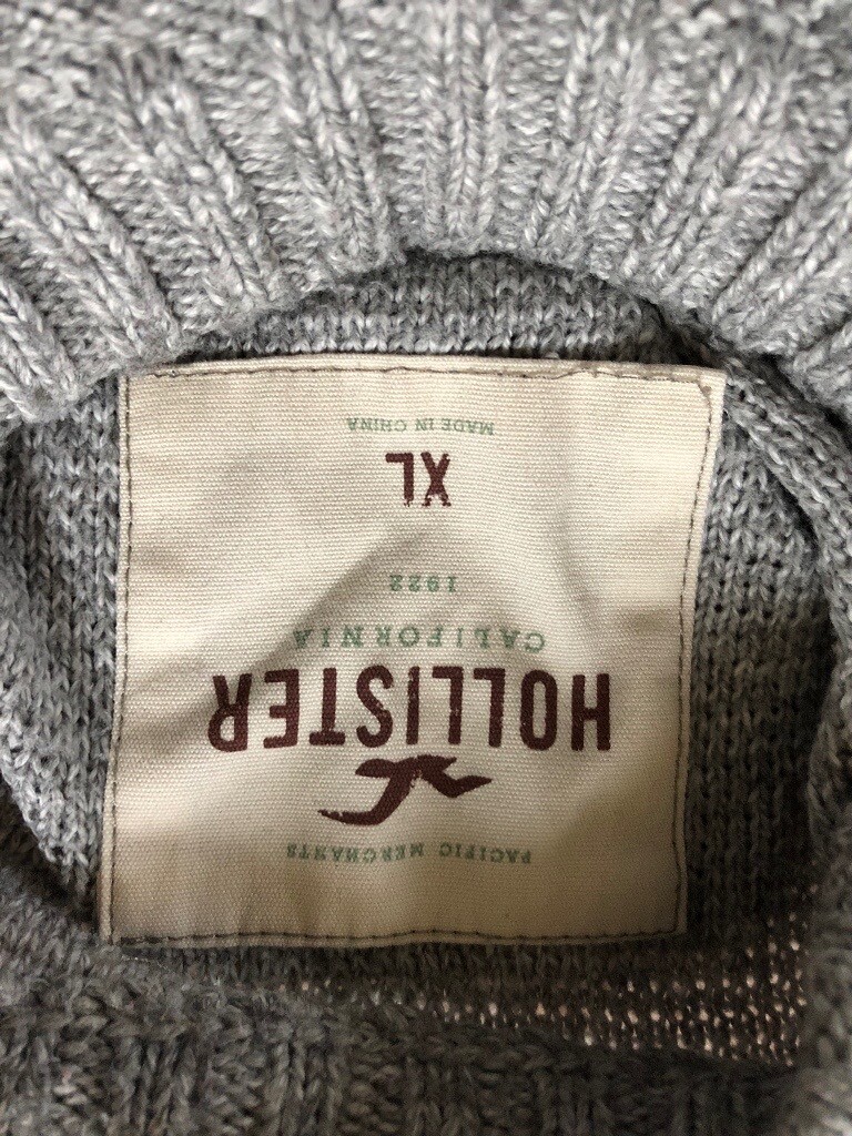 grey hollister jumper